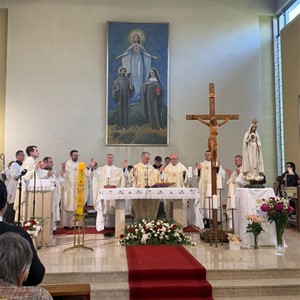 Homilija nadbiskupa Kutleše na proslavi Gospe Fatimske u Mikulićima